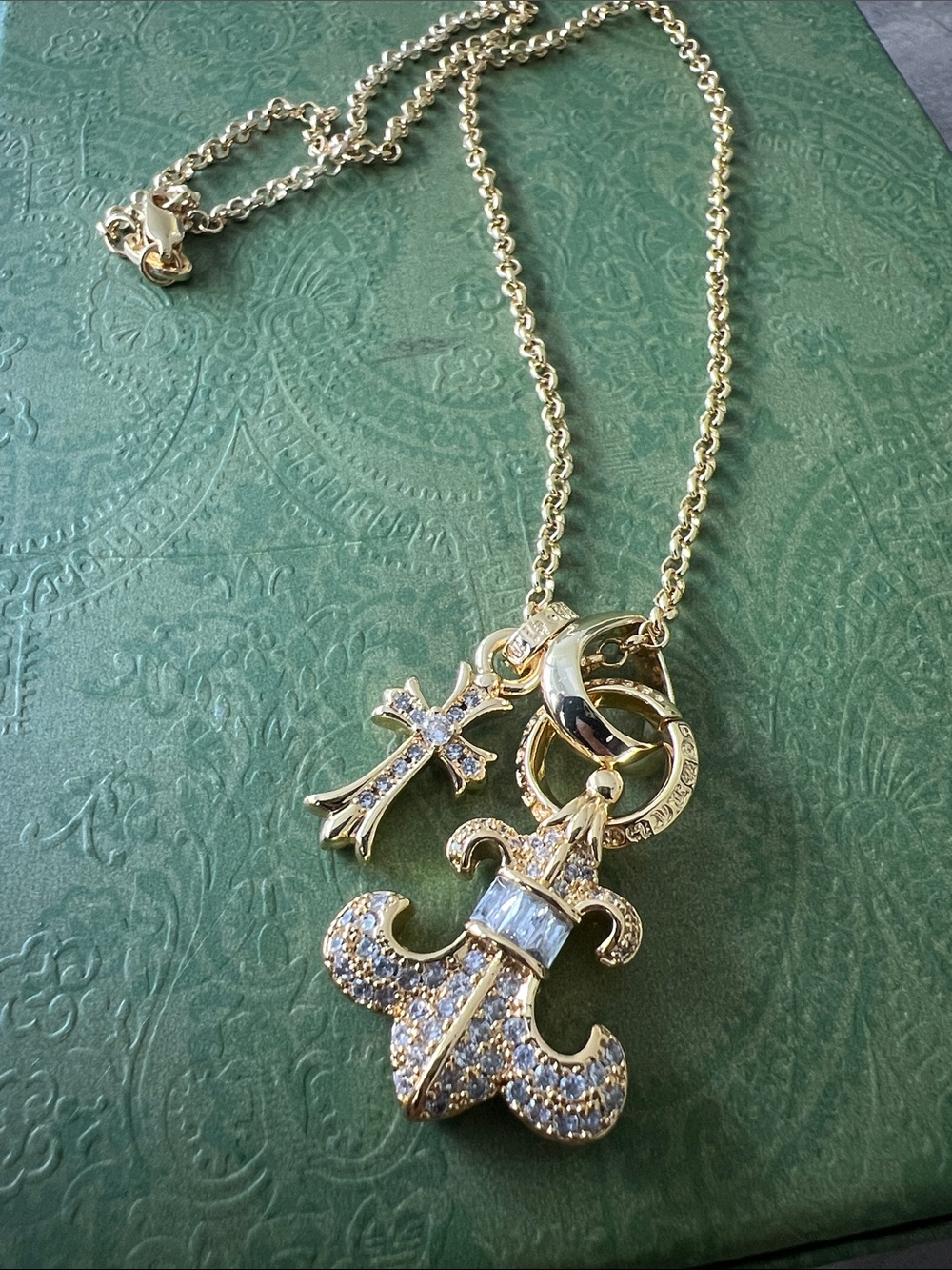 Gold plated  Cross & Fleur-de-Lis Pendant Necklace Jewelry brand new